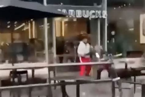 Father stabbed to death outside Vancouver Starbucks。